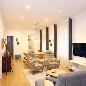 Piso Exclusivo Frente Al Casco Viejo Con Parking Gratis Appartement
